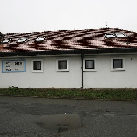 Oneman Hostel Prague Exterior photo